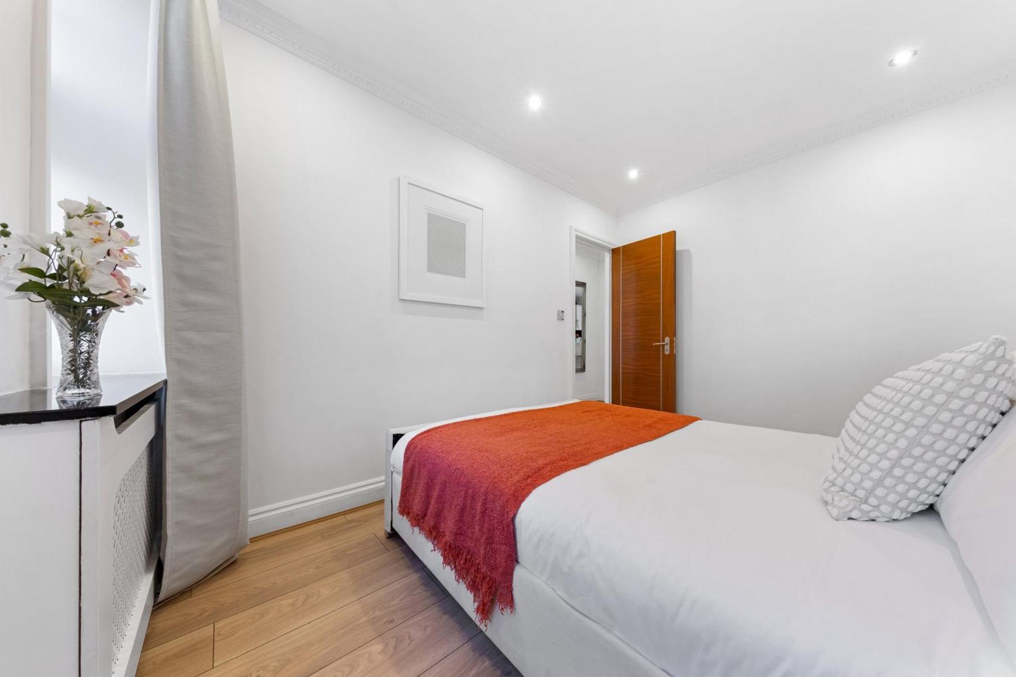 The High Street Kensington Boutique Apartment Лондон Екстериор снимка